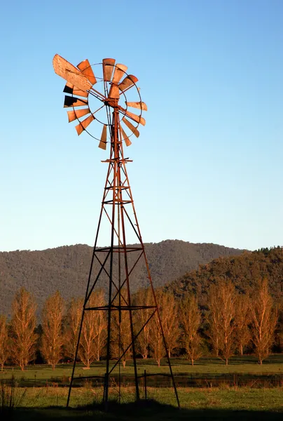 Väderkvarn — Stockfoto