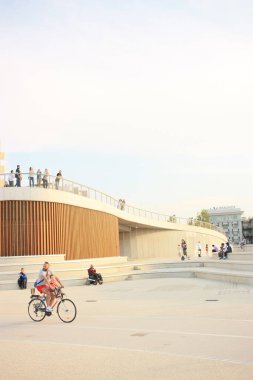 RIMINI, İtalya - 15 Mayıs 2022: Rimini 'deki Kennedy Meydanı