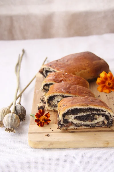 Rollen met maanzaad — Stockfoto