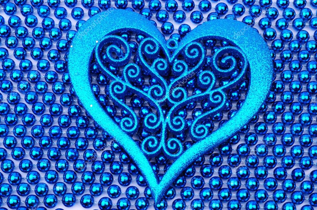 Decoration Bleue En Forme De Coeur Scintillant Sur Perles Isolee Sur Fond Blanc Ornement De Noel Image Libre De Droit Par Katerina Au C Decoration Bleue En Forme De Coeur Scintillant Sur Perles Isolee Sur Fond Blanc Ornement De Noel Image Libre De Droit Par Katerina Au C