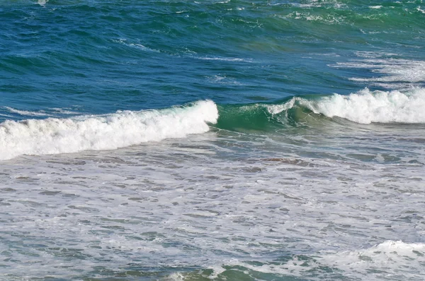 Closeup view of the shoreline. Seascape at South Australia. Ocean waves at the Australian shore — Stock Photo, Image