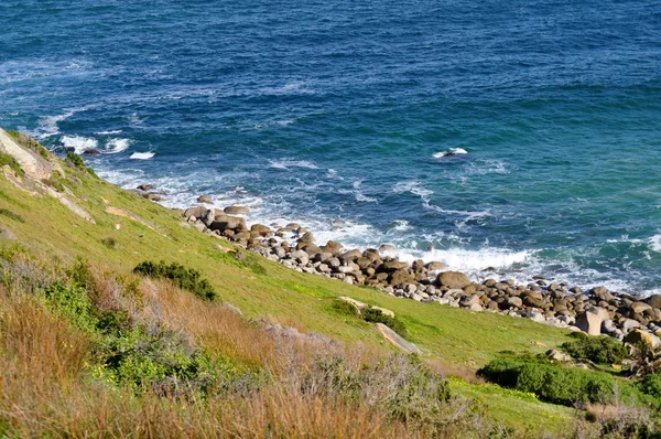 Landscape. Seashore. Coastal area of the Australian shore. Scenic view with green hills. — Stock Photo, Image