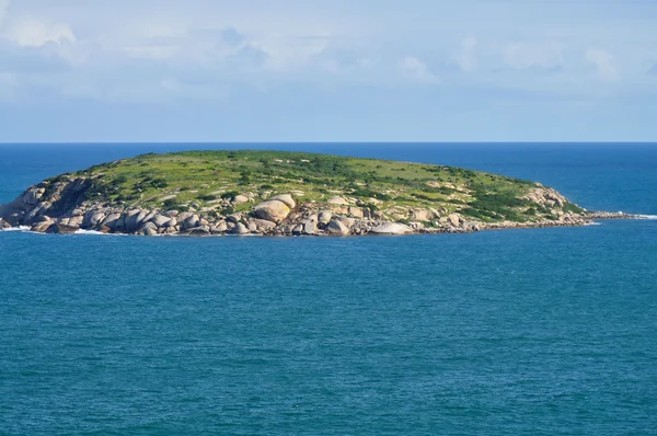 Island in the ocean. Australia. Beautiful coastline. — Stock Photo, Image