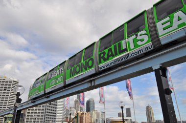 bir tek ray üzerinde ortak street sydney darling harbour bölgesinde çalışır. Monoray Sidney cbd bir benzersiz toplu taşıma sistemidir