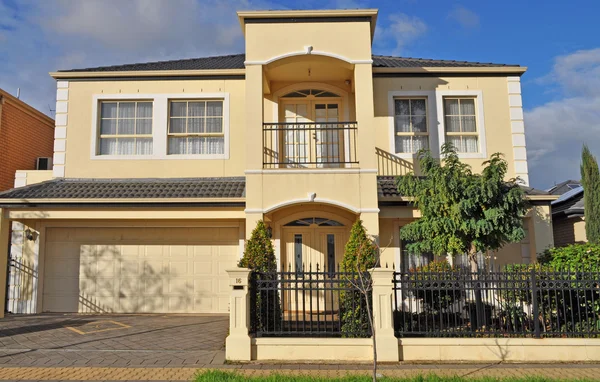 Modern Australian family house — Stock Photo, Image