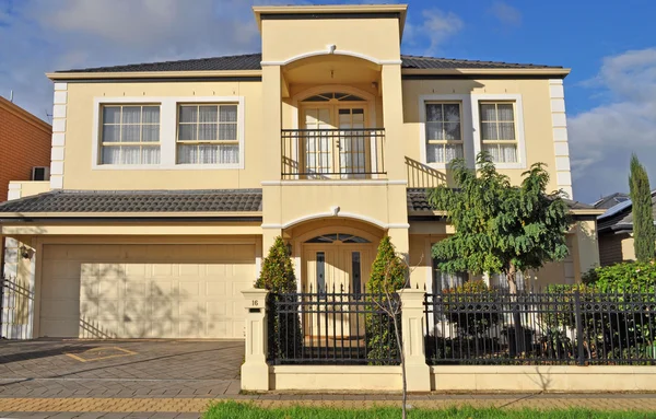 Modern Australian family house — Stock Photo, Image