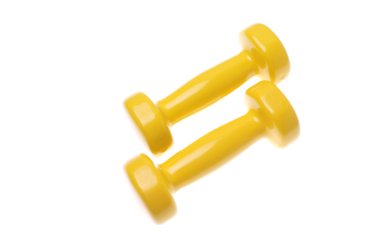 Beyaz arka plan üzerinde izole küçük sarı dumbell çifti