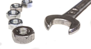 izole, somun anahtarı ve fındık hattı