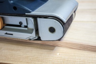 kemer inşaat arka planda, ahşap inşaat araçları kum