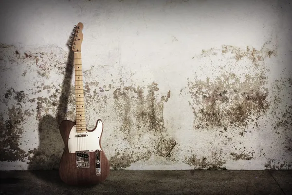 Elektrická kytara grungeové scény — Stock fotografie