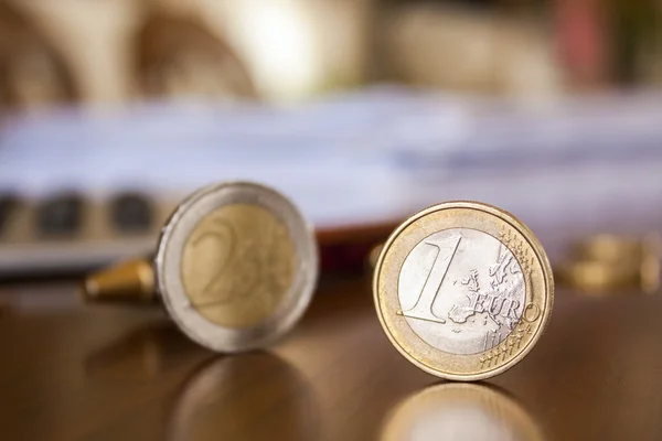 Euro auf dem Arbeitstisch — Stockfoto