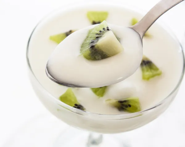 Kiwi yogurt — Stock Photo, Image