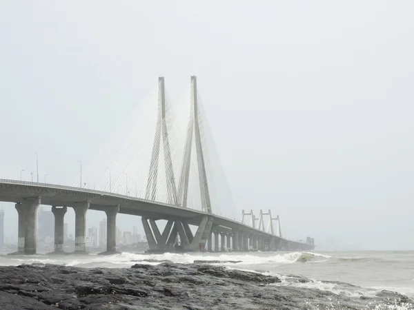 Мост в Мумбаи — стоковое фото