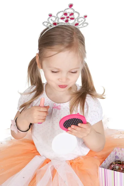 Küçük Prenses bir taç giyen ve ruj