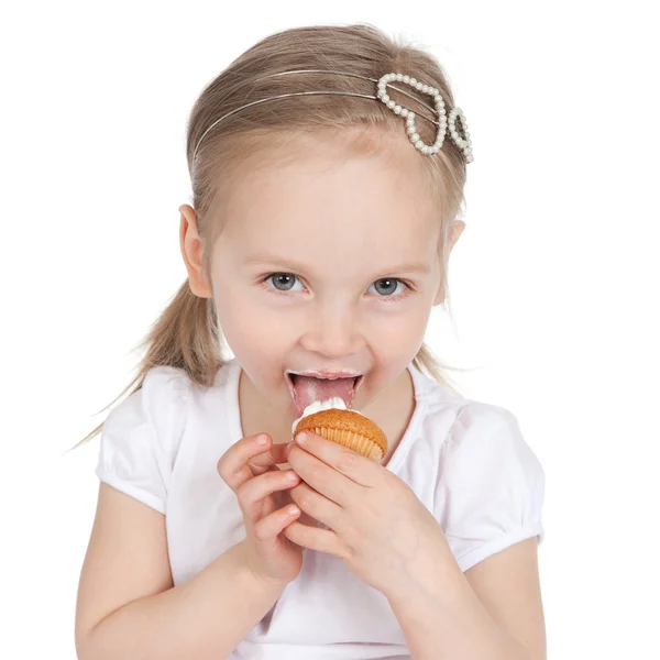 Schöne kleine Mädchen mit Kuchen über weiß — Stockfoto