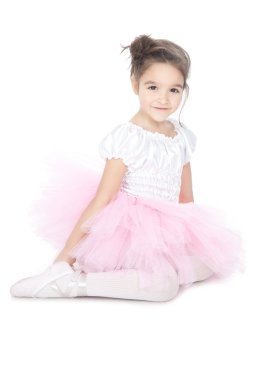 güzel küçük dansçı, beyaz üzerine pembe elbiseli balerin