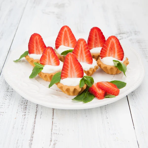 Strawberry mini tarts — Stock Photo, Image