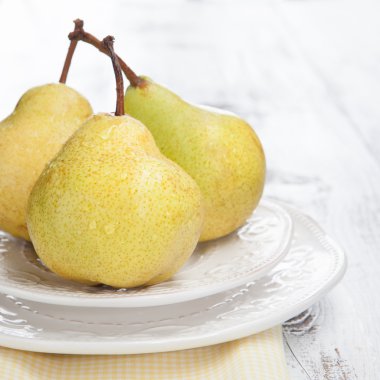 taze ve lezzetli armut