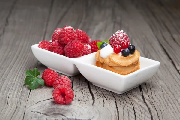 Raspberries mini cake — Stock Photo, Image