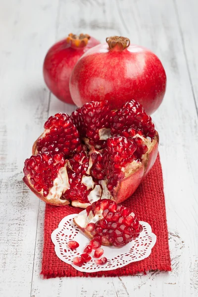 Juicy pomegranates — Stockfoto