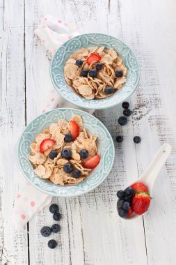 Sağlıklı kahvaltı.