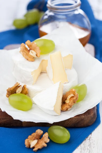 Fromage camembert cuit au four — Photo