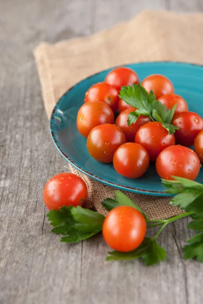 Tomates cereja — Fotografia de Stock