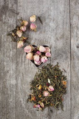 tomurcukları kurutulmuş gül