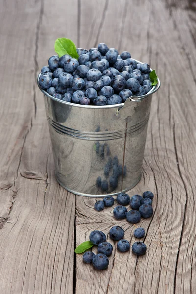 Bucket with berries — Stock Photo, Image