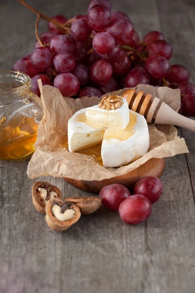 Fromage camembert cuit au four — Photo