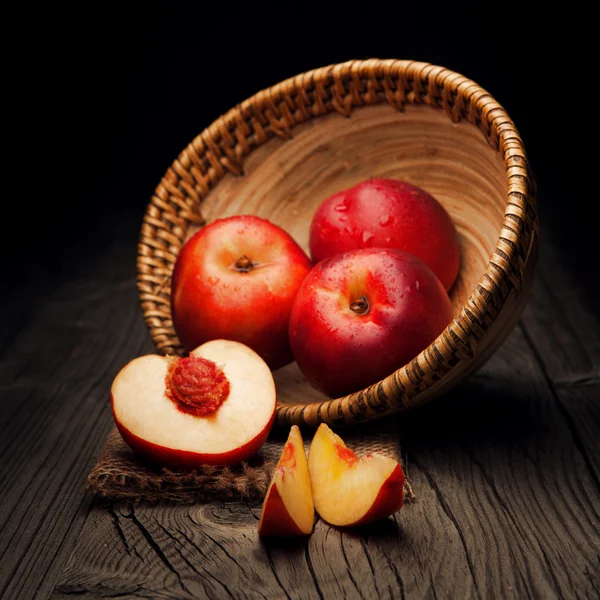 Vers en smakelijk perziken — Stockfoto