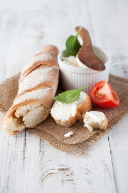 baget ve krem peynir.