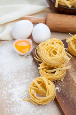 ham ev yapımı makarna