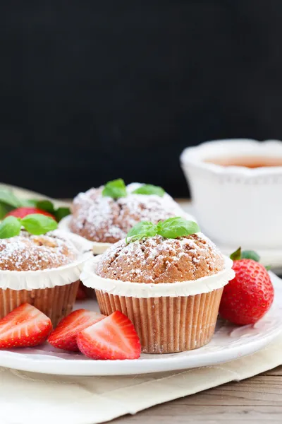 Tè caldo e muffin — Foto Stock