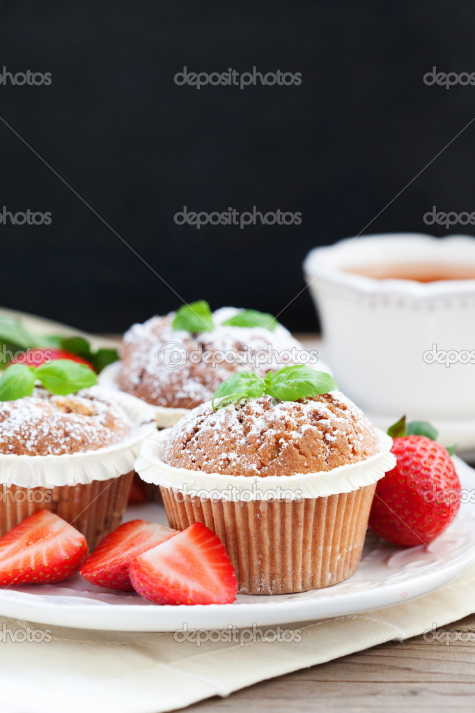 Hot tea and muffins