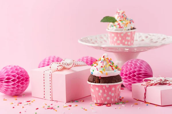 Cupcakes Festivos Férias Para Dia Aniversário Mulher Mães Decorações Papel — Fotografia de Stock