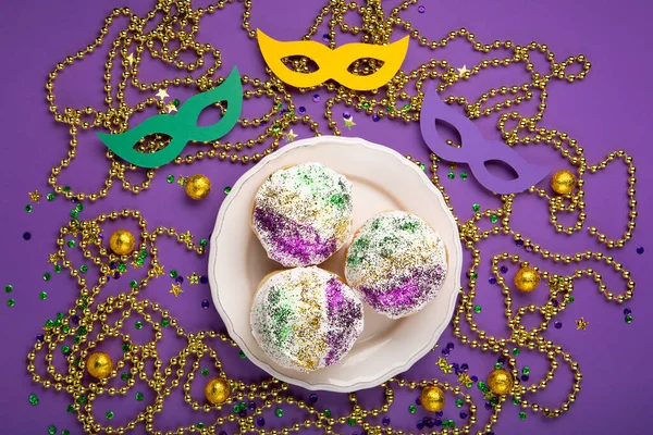 Mardi Gras King Cake Sufganiyot Donuts Masquerade Festival Carnival Masks — Stock Photo, Image