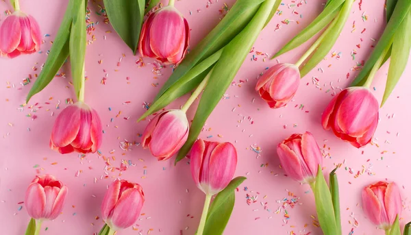 Julkort För Födelsedag Kvinna Eller Mödrar Dag Färska Rosa Tulpan — Stockfoto