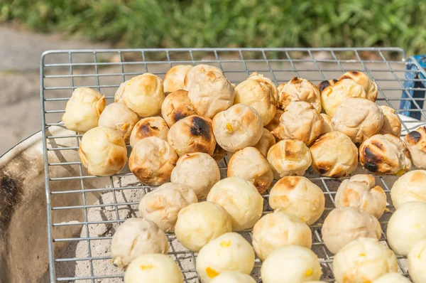 Tatlı ekmek öğütülmüş manyok — Stok fotoğraf