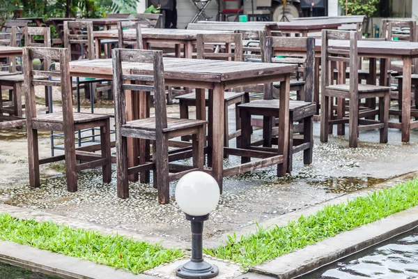 Открытая территория ресторана в Таиланде — стоковое фото