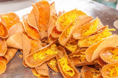 Tay tarzında keskin tart