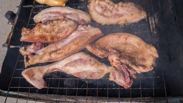 De gegrilde buikspek varkensvlees — Stockfoto