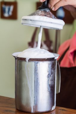 süt köpüğü yapma
