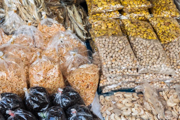 Céréales dans un sac en plastique — Photo