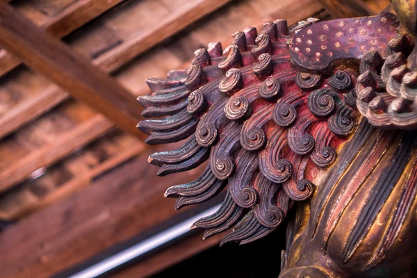 Cola de león de madera tallado chino —  Fotos de Stock