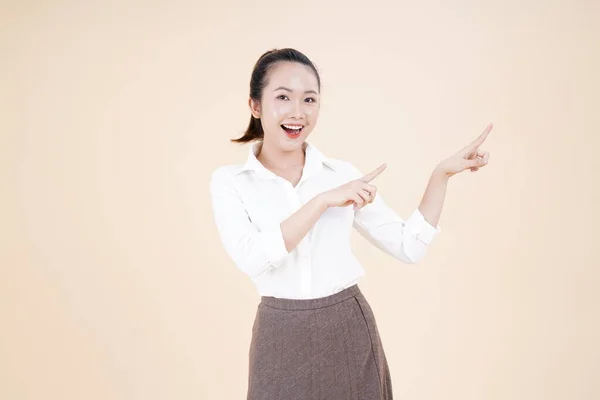 Portret Van Aziatische Jonge Mooie Vrolijke Vrouw Wijsvinger Met Hand — Stockfoto
