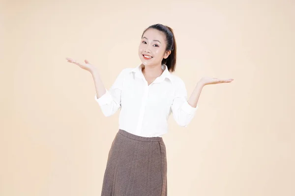 Portret Van Aziatische Jonge Mooie Vrolijke Vrouw Wijsvinger Met Hand — Stockfoto