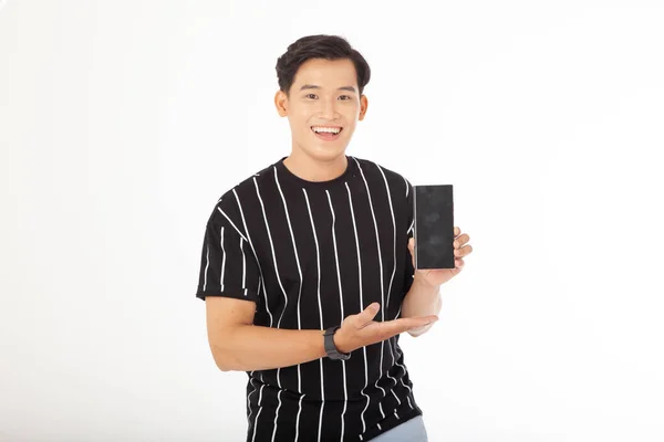 Asiatique Beau Jeune Joyeux Homme Tenir Téléphone Intelligent Isolé Sur — Photo