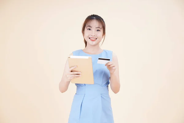 Portrait Asian Young Beautiful Cheerful Woman Using Credit Card Pay — Stock Photo, Image