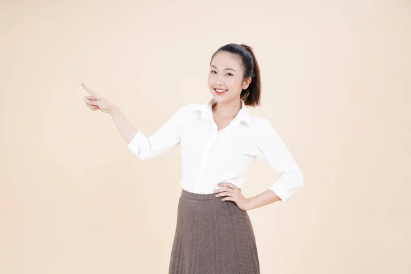 Retrato Mujer Joven Asiática Hermosa Alegre Dedo Índice Con Gesto —  Fotos de Stock